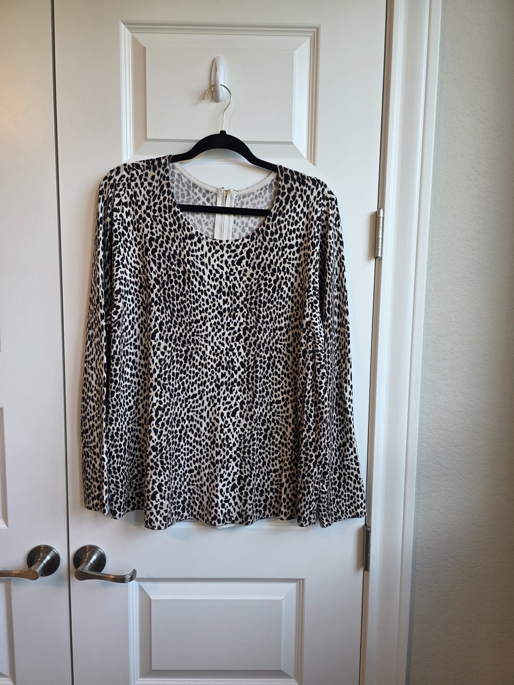 Chicoβs XL Leopard Print Long Sleeve Tunic Top Gold Back Zip